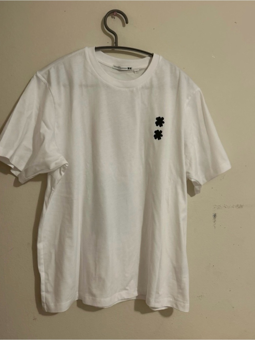 UNIQLO x Cecilie Bahnsen White Embroidered Flower T-Shirt Size L Clover